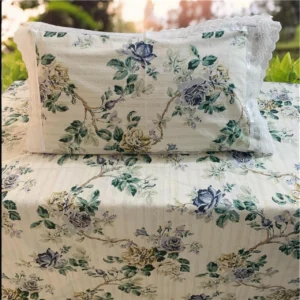 wite_blue_lace_bedsheet