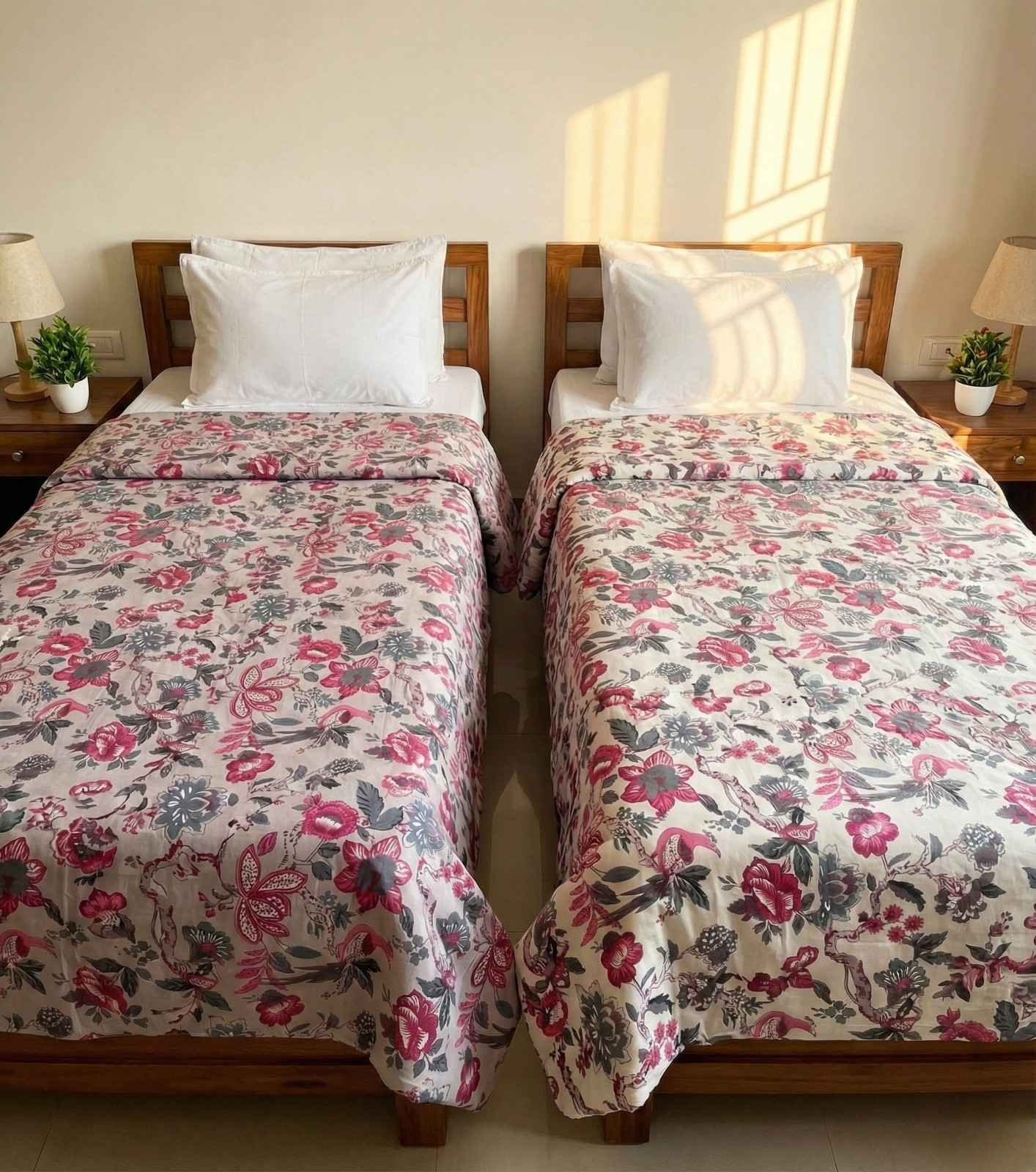 Exquisite mauve and white pair of single dohars in premium cotton