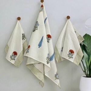 maroon_green_towel_set